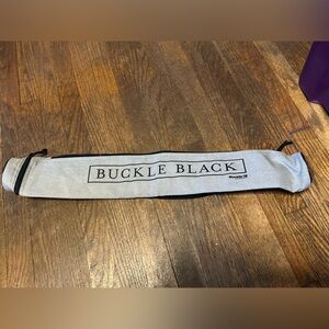 Buckle insulated can holder with strap